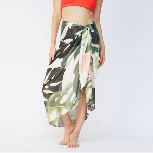 Virginia Wolf Floral Multi Way Wrap - Picture 6 of 12